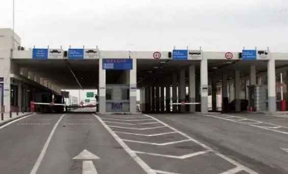 Българските превозвачи започват блокади на граничните пунктове с Гърция