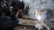 8500 бежанци бедстват между Македония и Гърция