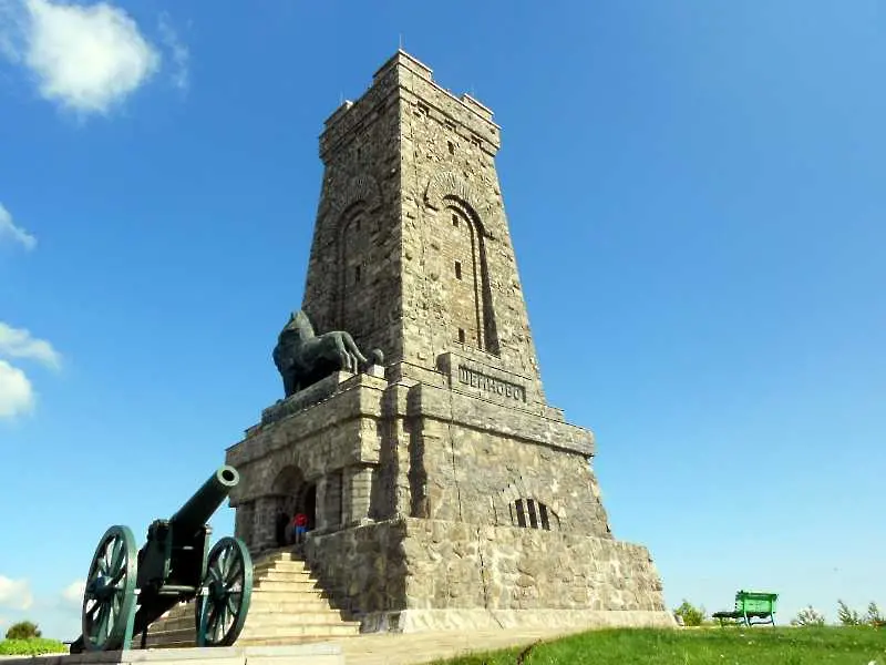 Ремонтират Паметника на свободата на връх Шипка