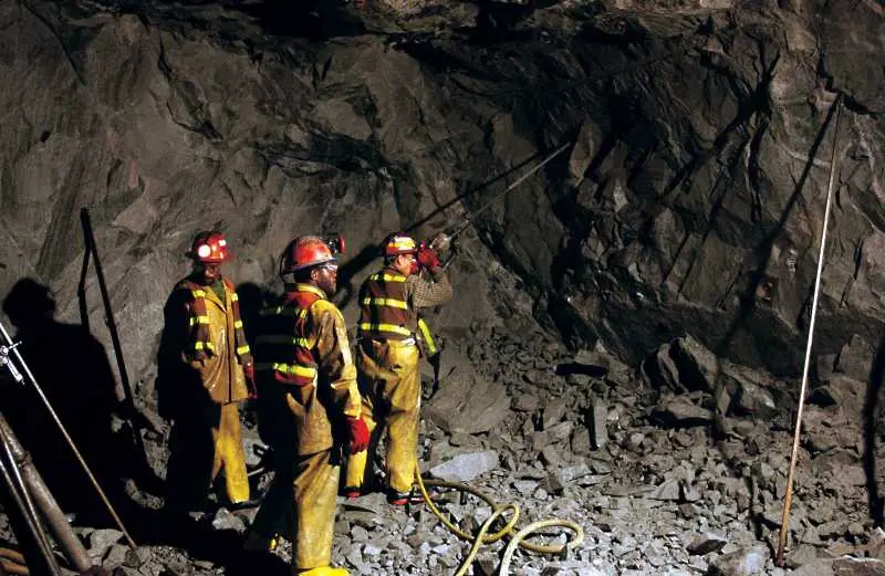 Българска фирма взе на концесия два рудника в Македония
