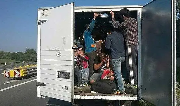 Десетки нелегални емигранти задържани на българо-турската граница за денонощие