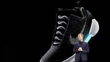 Nike пуска обувки с автоматично завръзване