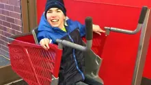 Тази количка за пазар е пригодена за деца с увреждания