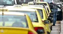 Данъкът върху таксиметровите превози отново на масата