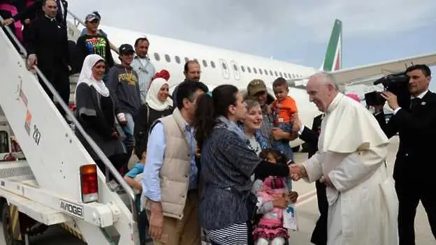 Папа Франциск взе 12 сирийски мигранти във Ватикана