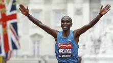 Кениец спечели Лондонския маратон на косъм от световния рекорд