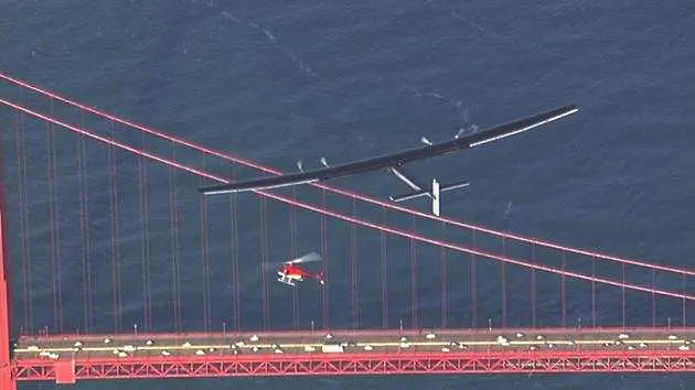 Solar Impulse 2 прелетя от Хаваите до Сан Франциско