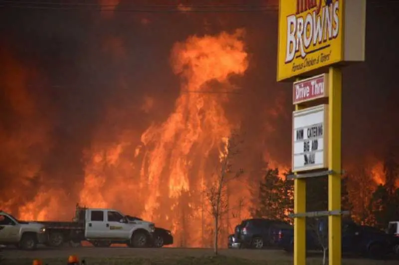 Пожарът в Албърта вдигна цената на петрола временно 