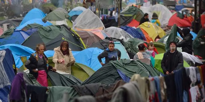 Десетки мигранти от Идомени са влезли в Македония 