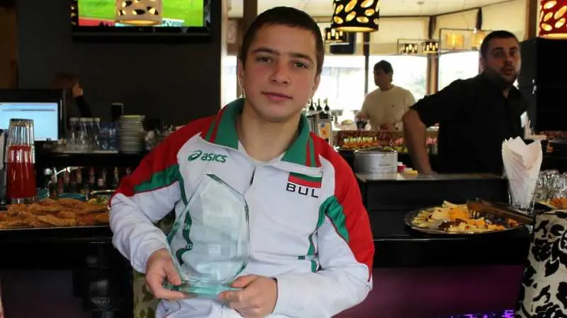 Панайот Димитров спечели два златни медала от Световното по борба за глухи