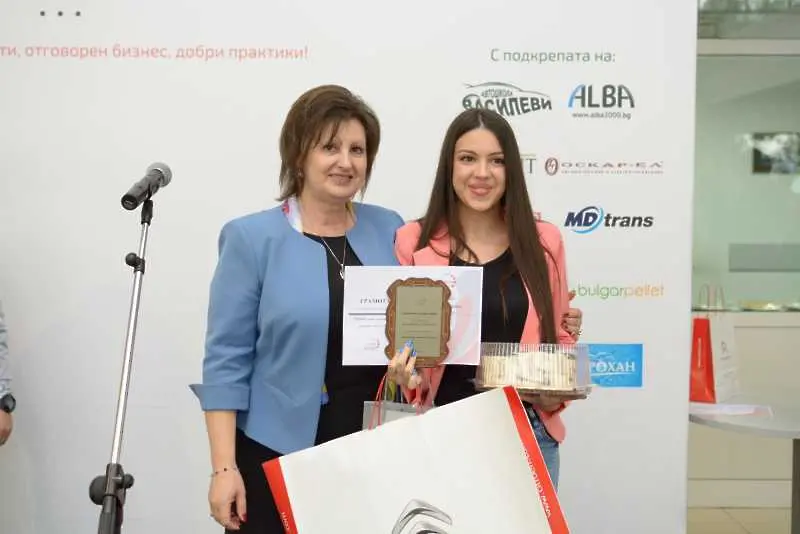Василена Сайчева е победител ученическия конкурс Работилница за репортери