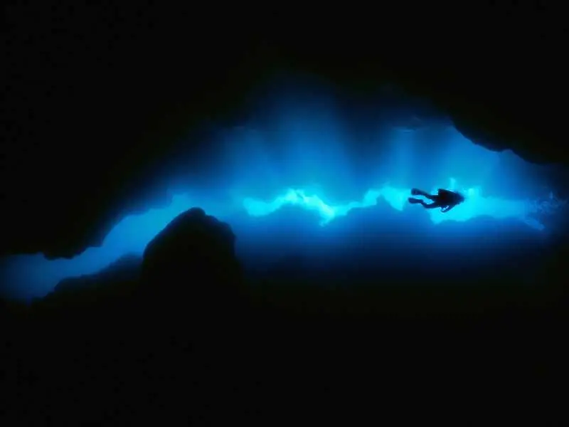 Водолаз изчезна в подводна пещера край с. Кипилово
