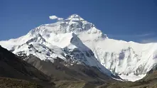 Еверест взе първите си жертви тази година