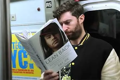Забавен експеримент: Безсрамни читатели в метрото (видео)