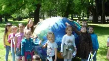 Еко лабиринт на Екопак зарадва над 2 000 деца в шест български града