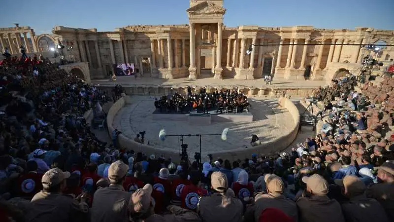 Оркестърът на театър Мариински изнесе концерт в руините на Палмира