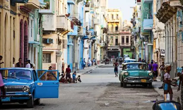 Куба легализира малкия и средния бизнес