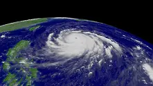 Тайван се подготвя за тайфуна Непартак и 15-метрови вълни 