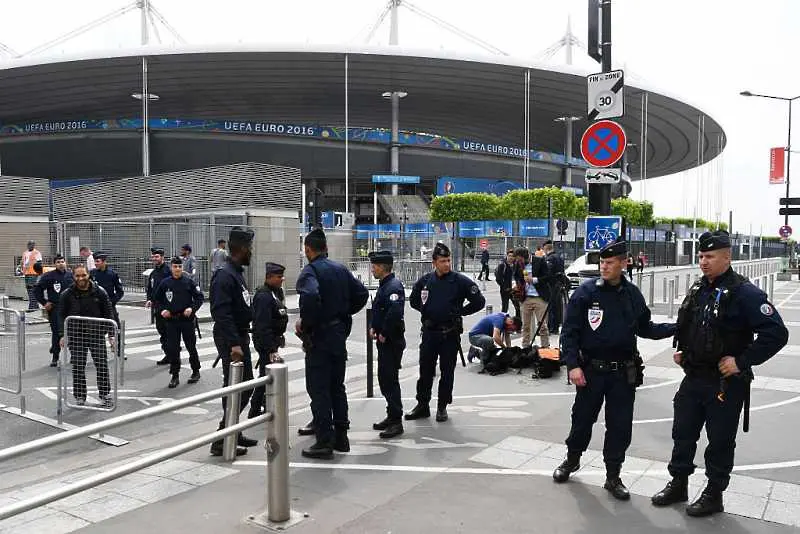  Париж в тежка полицейска обсада за финала на Евро 2016 довечера
