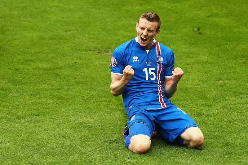 10 000 исландци ще гледат националния си отбор срещу Франция на „Стад де Франс“
