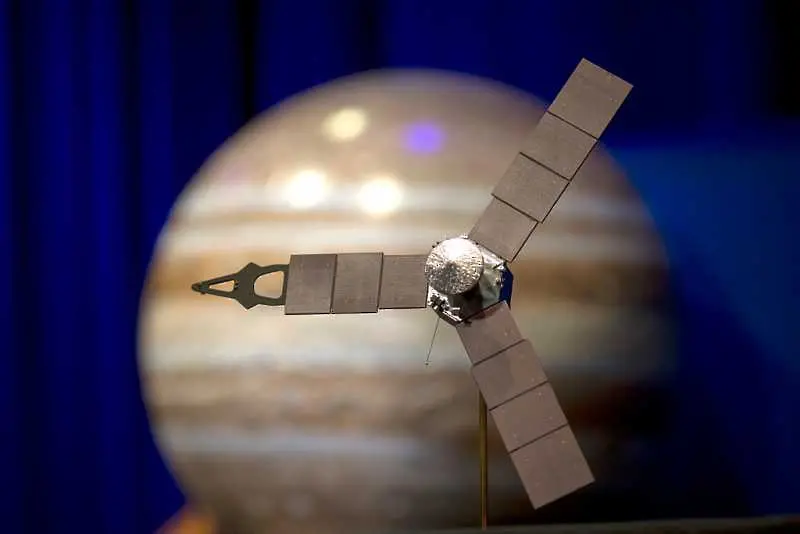 Сондата Juno на НАСА записа ревa на Юпитер