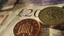 Курсът на британската лира падна под прага от 1,30 долара за първи път от 31 години