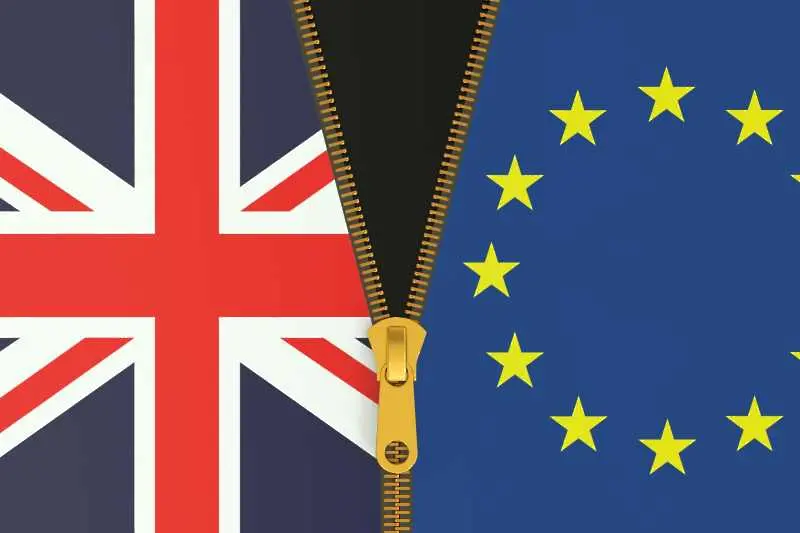 Към 6,30 ч.: 52% за Brexit, лирата се срина