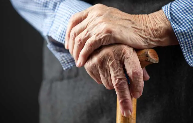 Тайната за дълголетие на 102-годишния дядо Сандо от Пловдив