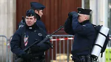 Убит е свещеникът сред заложниците във френския храм