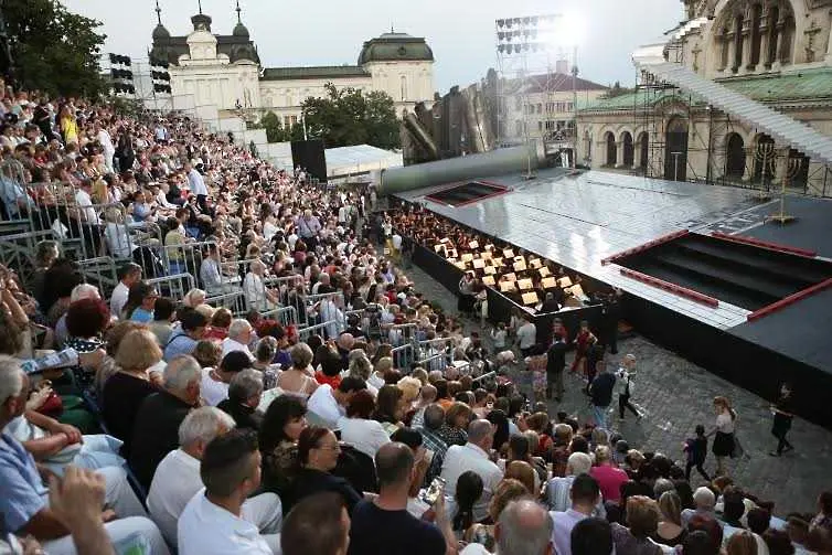 Софийската опера пожъна успех пред „Св. Александър Невски“