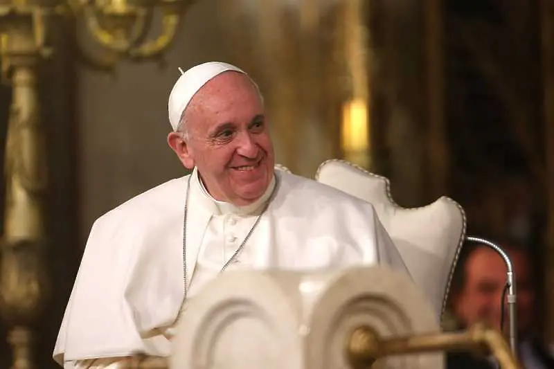 Папата заговори на младите с езика на интернет