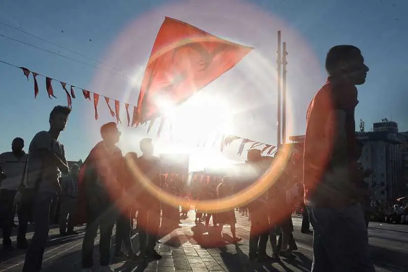 Външно министерство: Избягвайте оживените места в Турция!