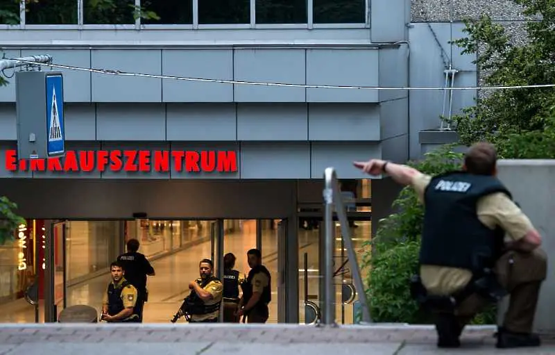 Стрелба в търговски център в Мюнхен, има загинали