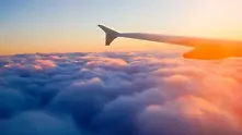 Защо винаги трябва да искаме място до прозореца в самолета:15 причини