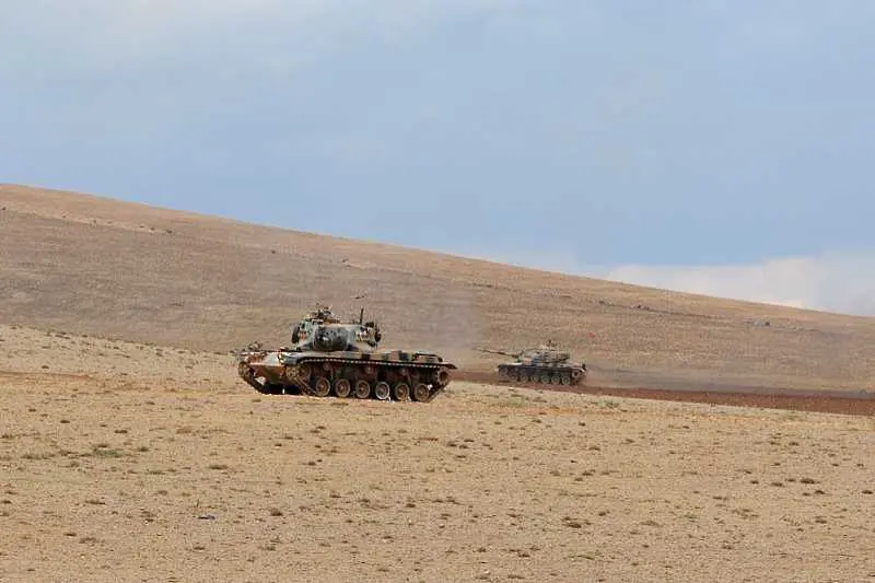 Турция изпрати още 10 танка в Сирия