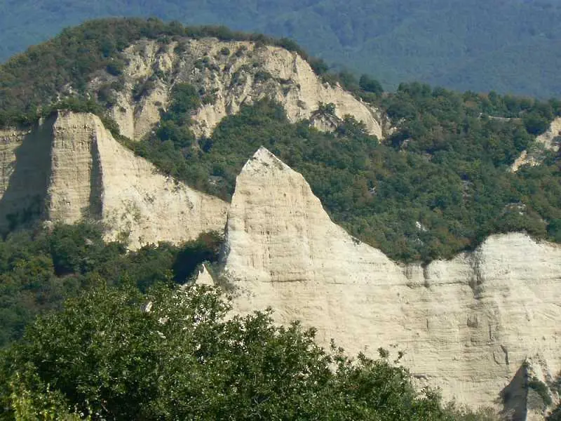 Времето: Слънчево и топло