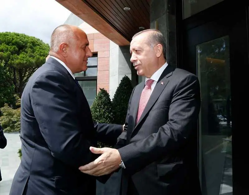 По време на разговорите с турския премиер Бинали Йълдъръм

