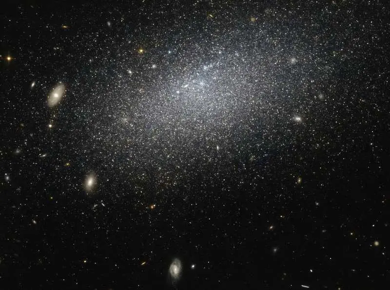 Откриха цяла галактика от тъмна материя