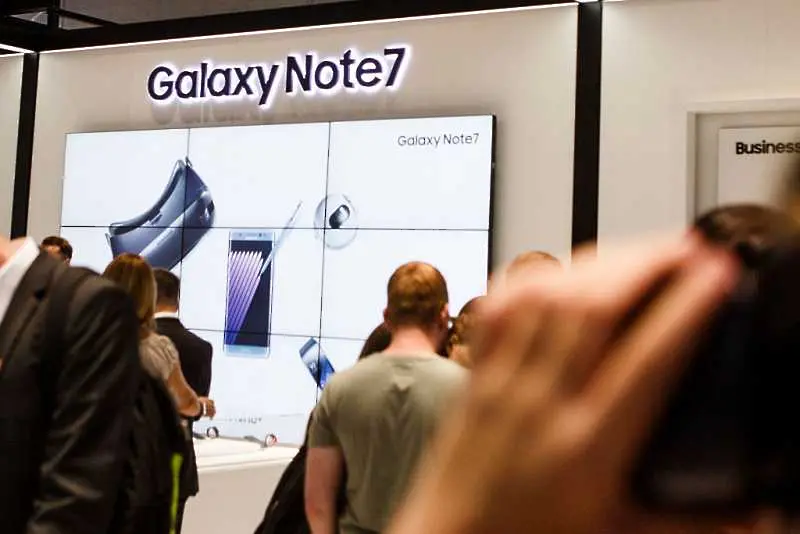 Срив на акциите на Samsung заради проблема с Galaxy Note 7