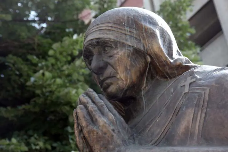 18 мъдри мисли за живота от Майка Тереза