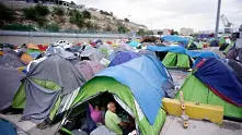 Брошура за мигрантите в Гърция: В България дават къщи и пари