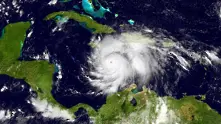Над 300 000 евакуирани в Куба заради урагана Матю