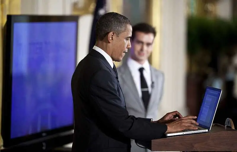 Обама завещава на следващия президент акаунта си в Twitter