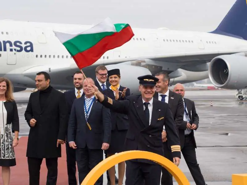 Airbus A380 на Lufthansa кацна за пръв път в София