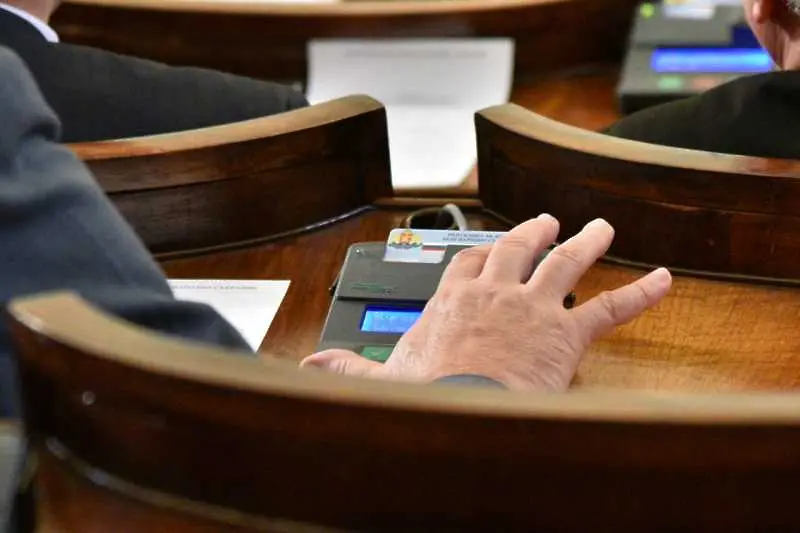 Рамката на държавния бюджет приета на второ четене от парламента