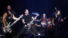 Metallica пее в супермаркет (видео)
