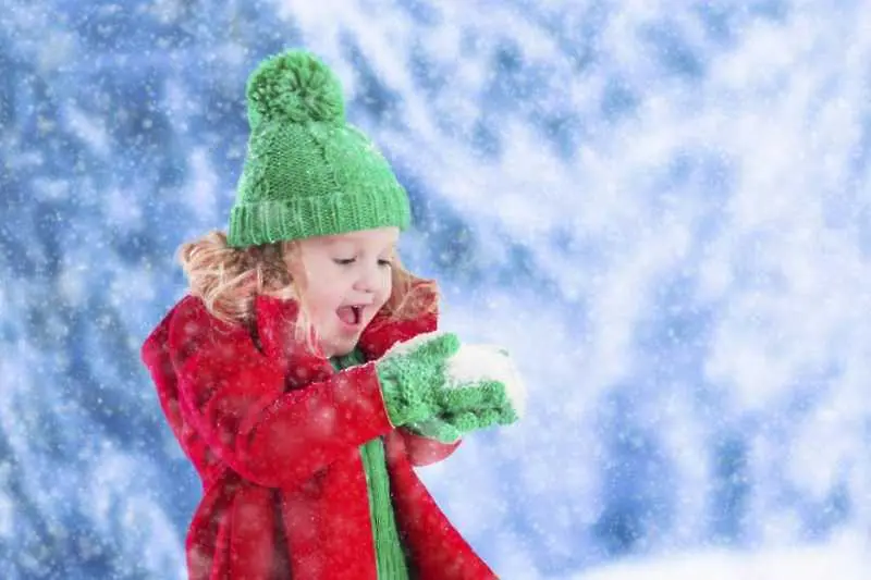 Детската радост в снега (фотогалерия)