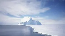 Гигантски айсберг на път да се отцепи от Антарктида