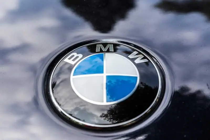 BMW изтегля близо 200 000 автомобила от Китай