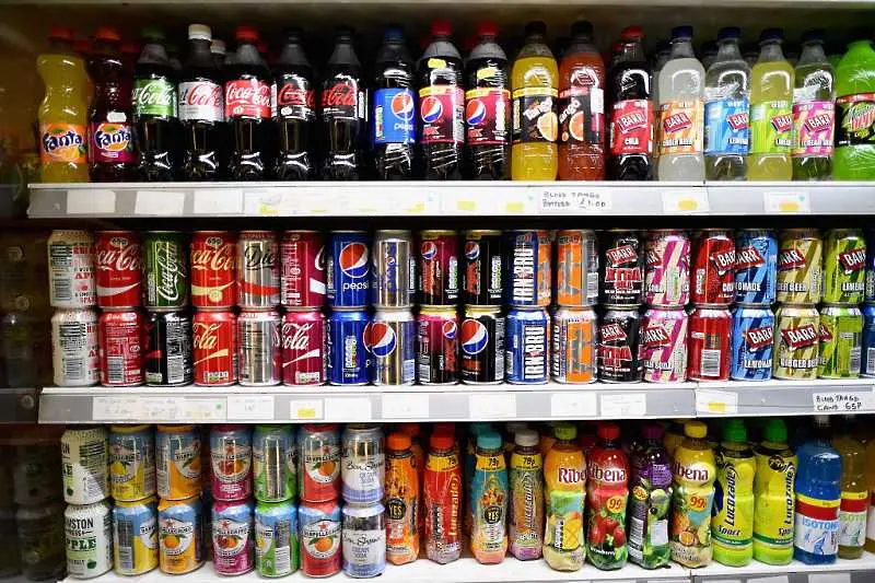 Франция забранява напитки със захар и оцветители